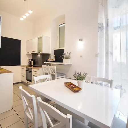 Golden Star Appartement Zagreb Buitenkant foto
