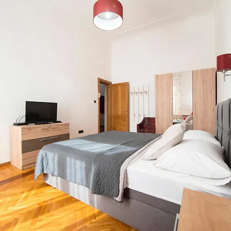 Golden Star Appartement Zagreb Buitenkant foto
