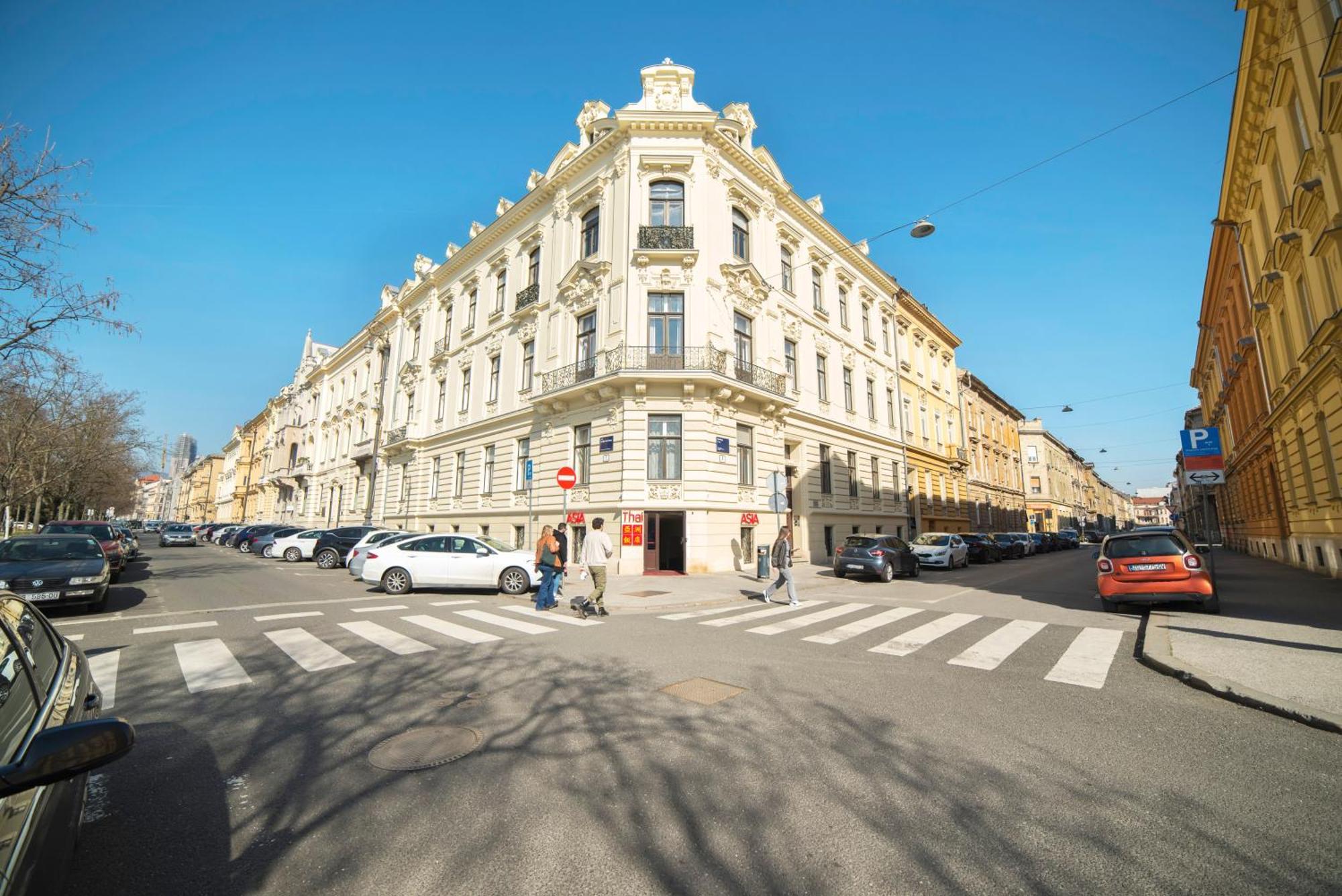 Golden Star * Zagreb