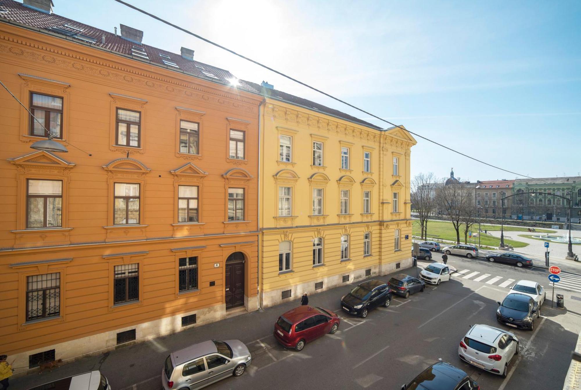 Apartment Golden Star
