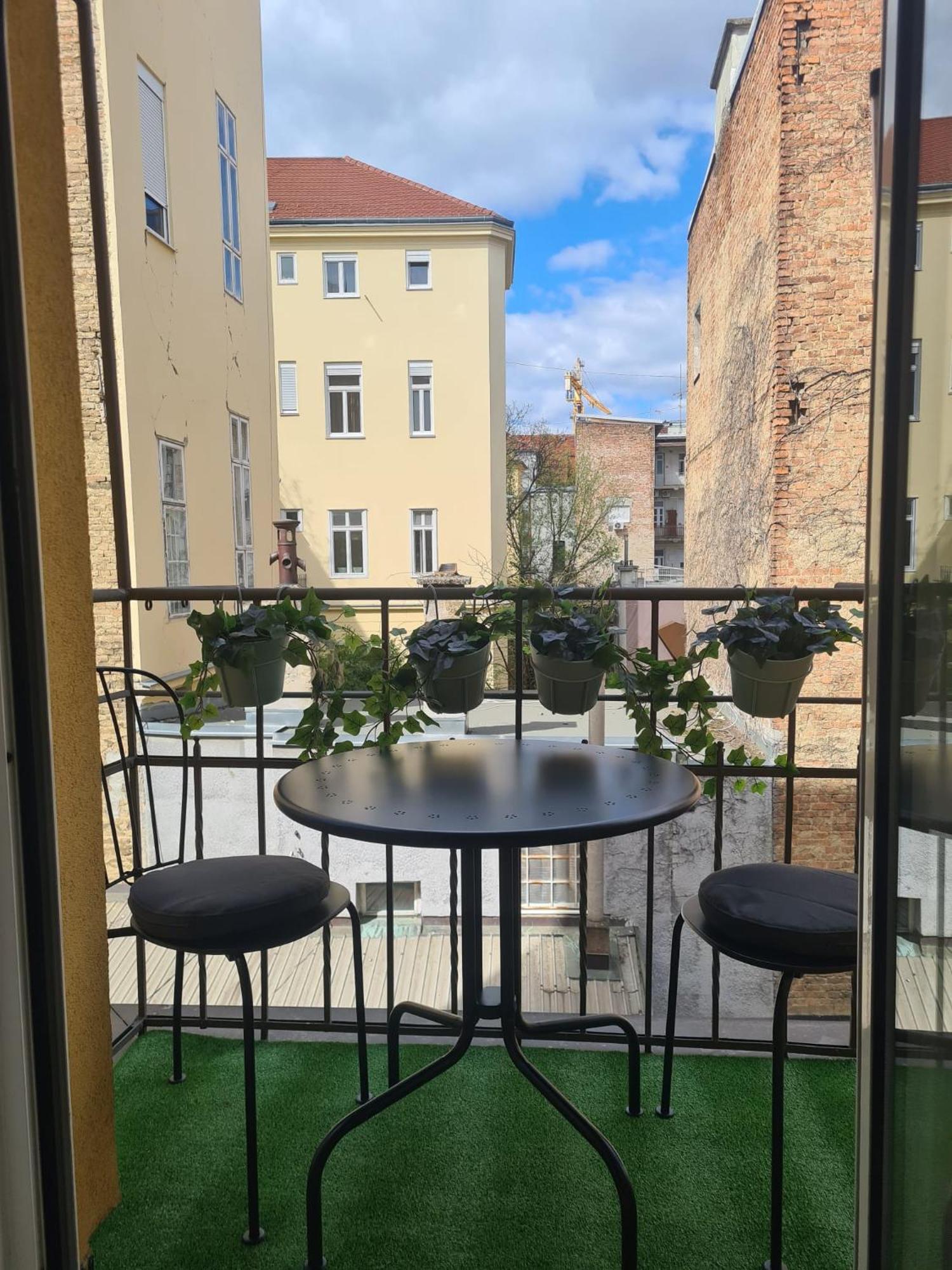 Golden Star Apartment